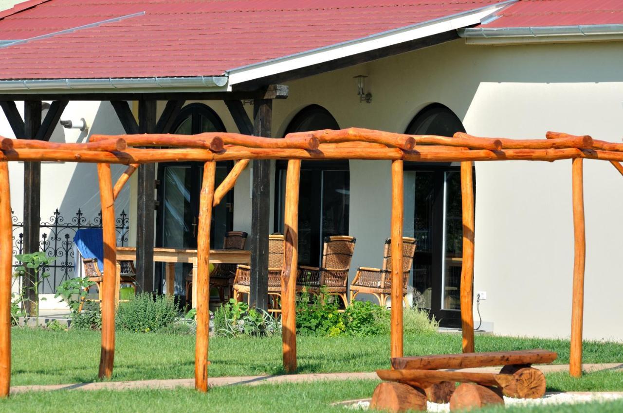 Tisza Topic Poroszlo Exterior photo